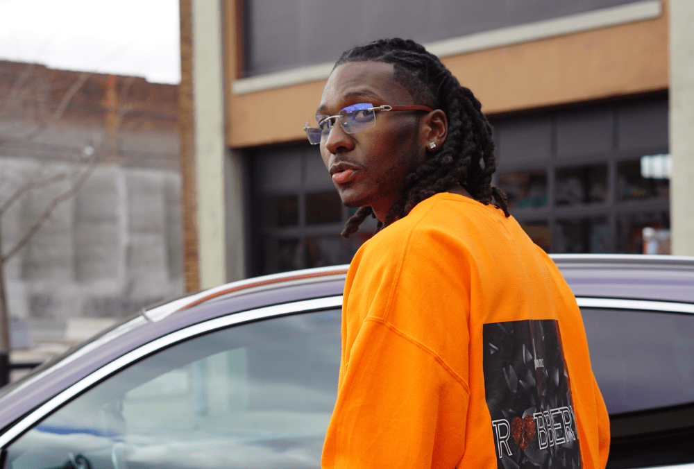 Robbery" Review: Linnon Stylz Look at Love's Dark Side